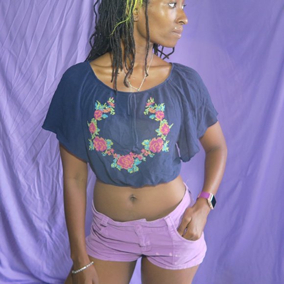 Truth NYC vine floral cropped topped in navy blue size small - Picture 1 of 6